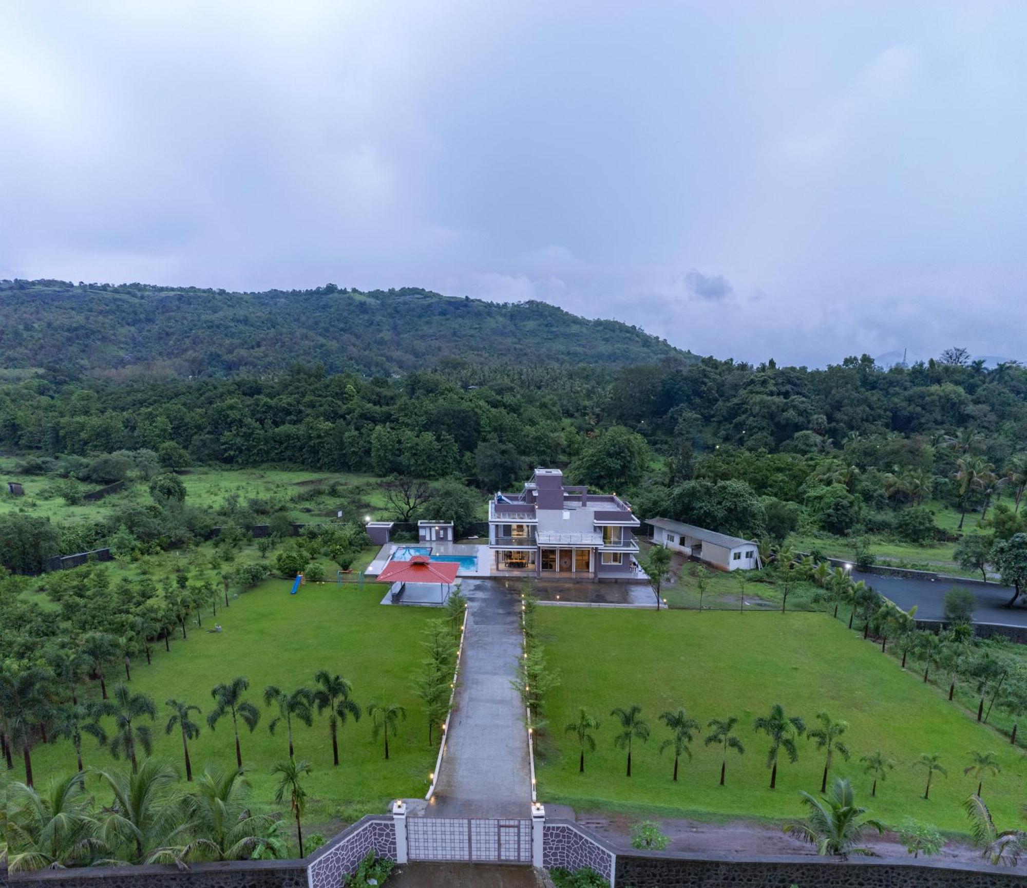 Stayscape Shreeji Farms 4Bhk Karjat Luaran gambar