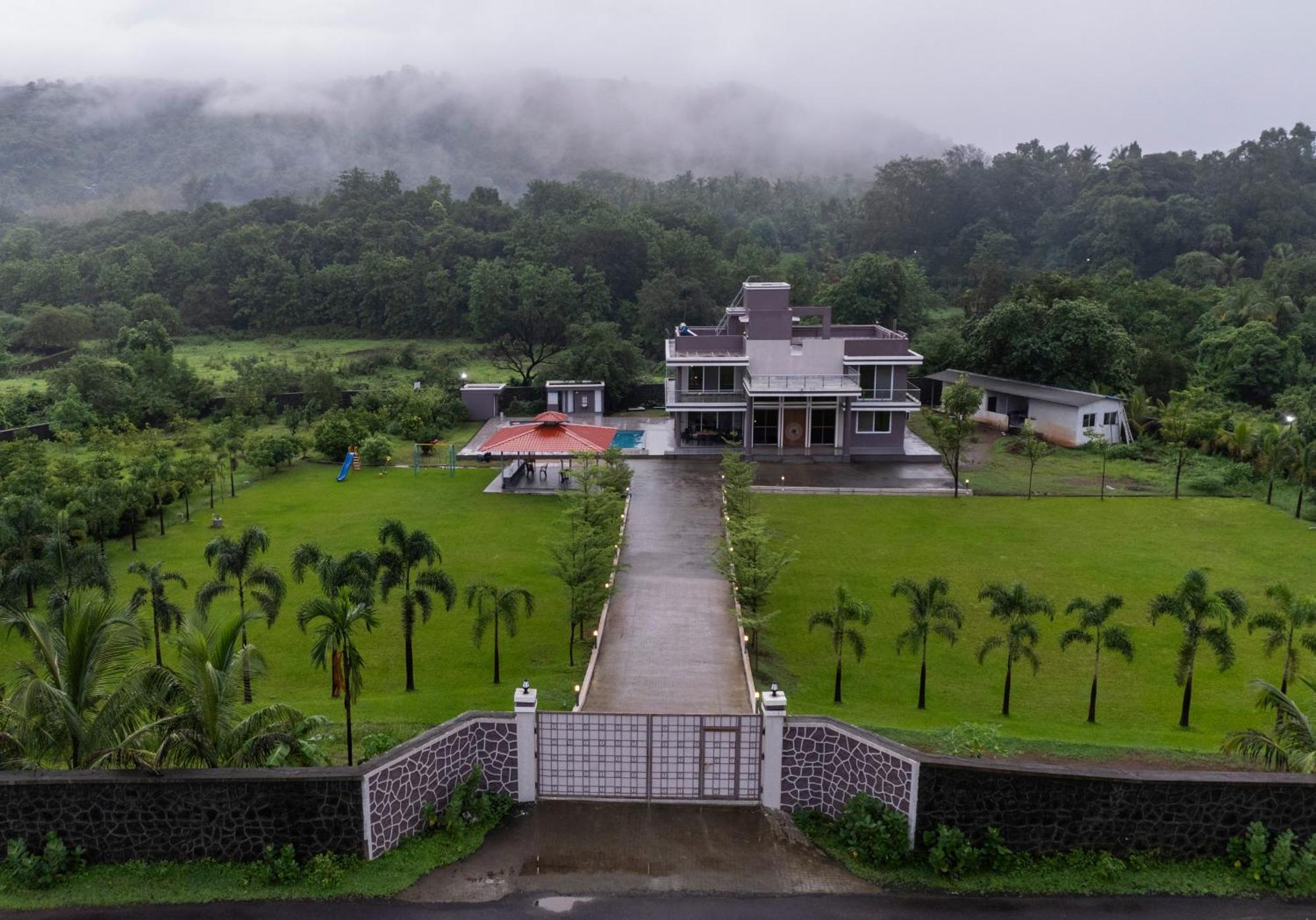 Stayscape Shreeji Farms 4Bhk Karjat Luaran gambar